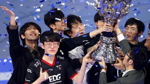 天价稿费！写一篇文案奖10万，官方：总共55万