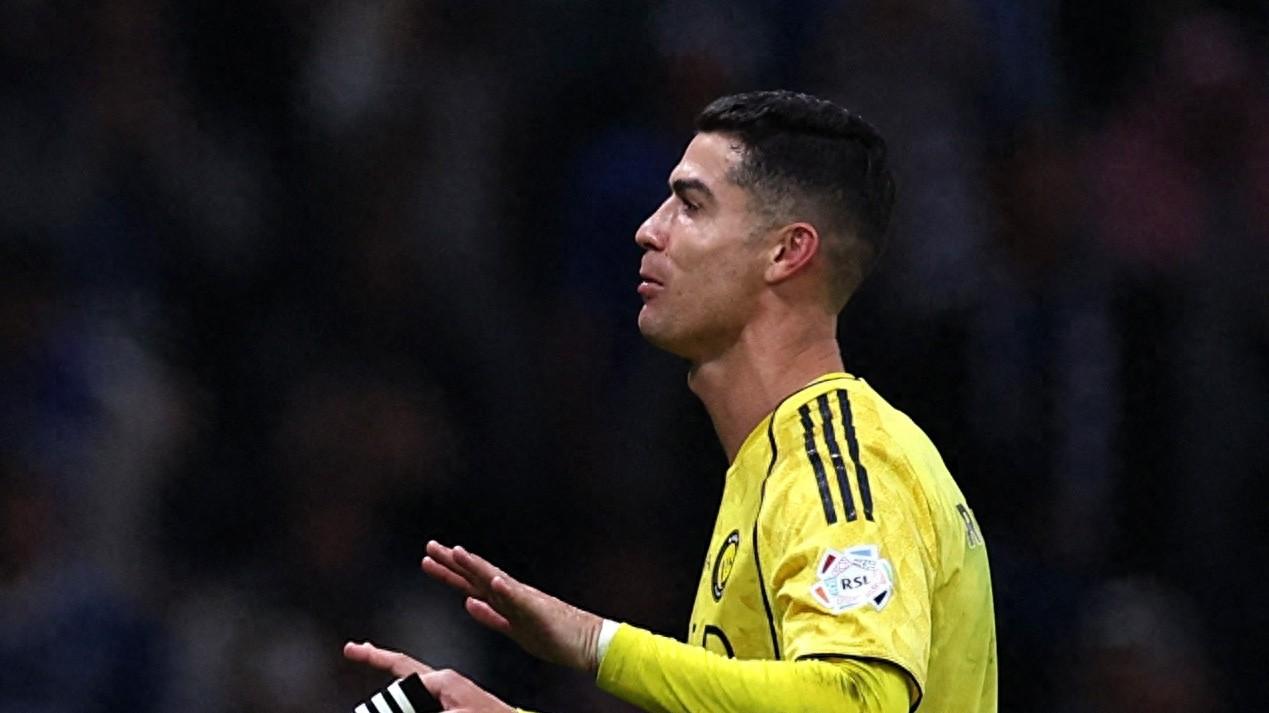 沙特联赛2亿C罗带头罢赛？揭秘3大球星闹剧背后的金元足球真相！