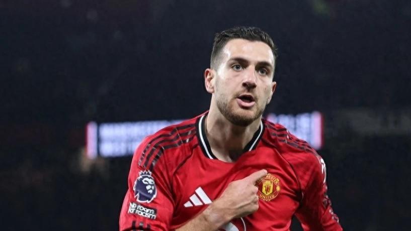 曼联后卫再成众矢之的！