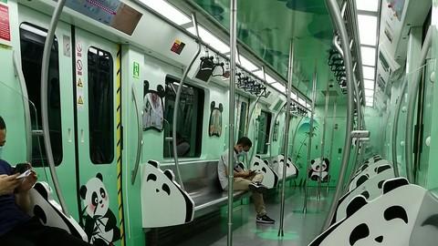 成都地铁藏「神仙座椅」！一人一座带扶手，网友狂呼全国抄作业