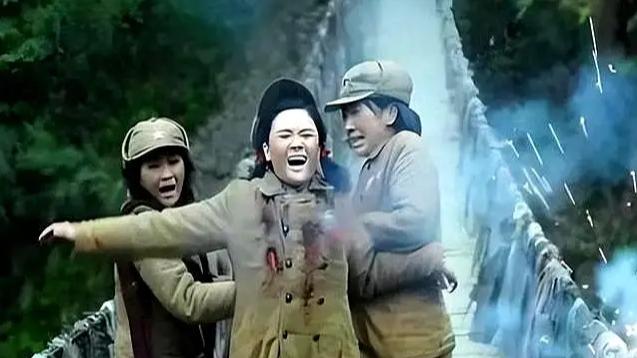 现实中，人被子弹击中能活多久？老兵冷笑一句：别再被电视给骗了