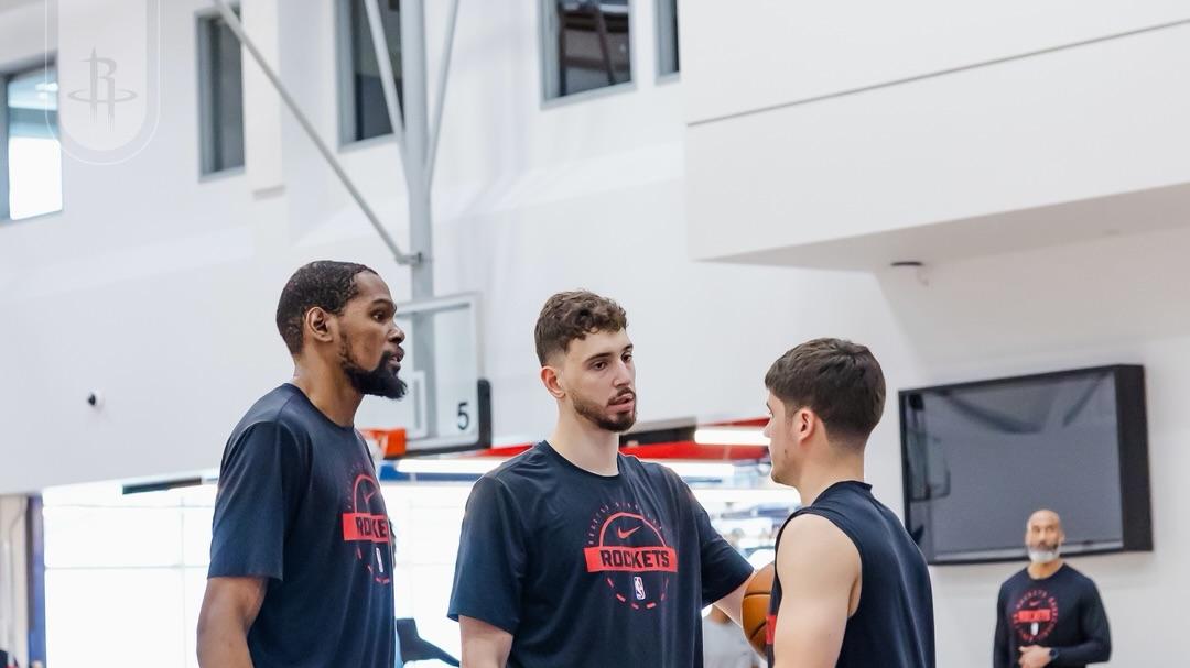 湖人季后赛G2前瞻！詹姆斯变招，斯玛特增加持球，阿杜带伤博弈？