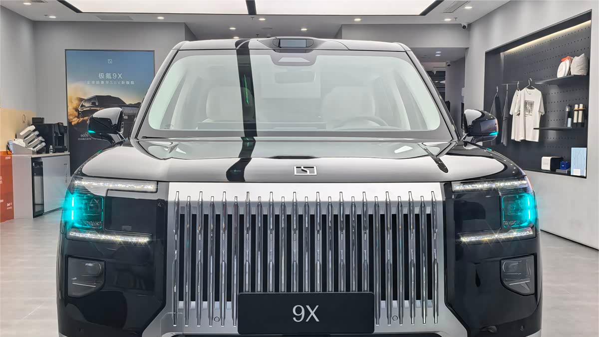 问界M9车主来试了下极氪9X