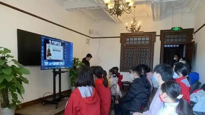 学生放寒假了，不少家长又开始闹心了