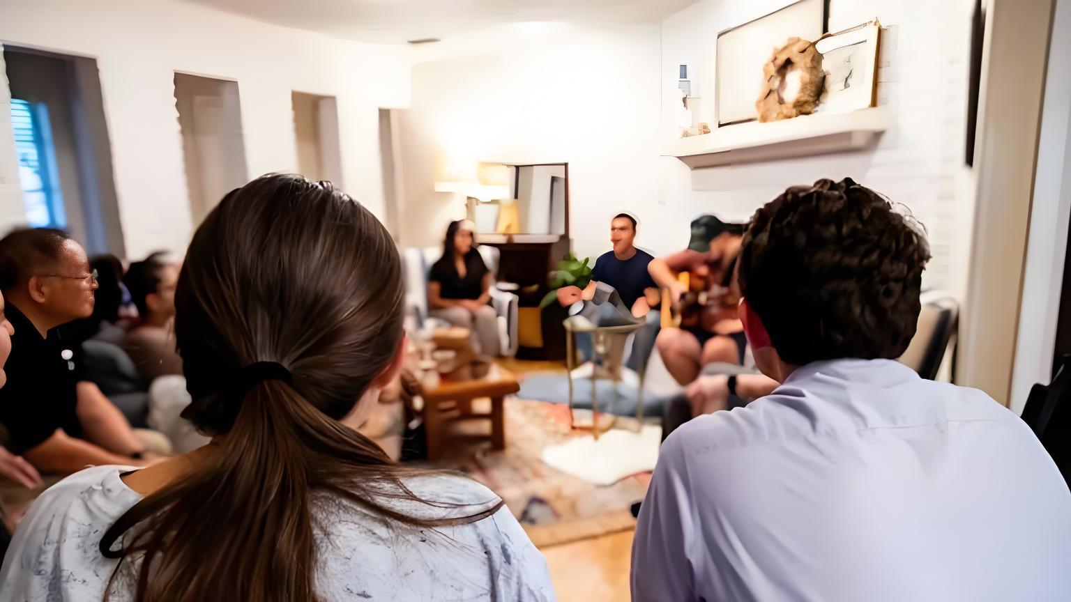 告诉你一个秘密，人精是怎么套你话的…