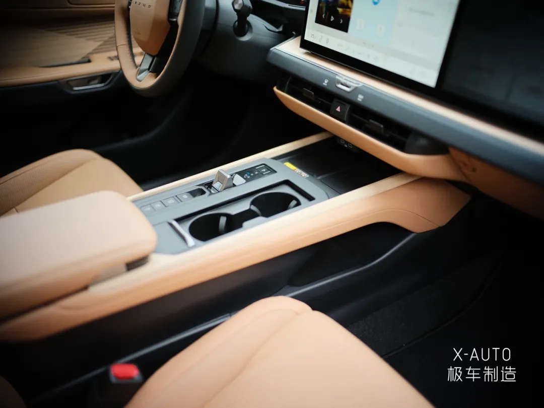 一场关于“克制”的胜利：深度体验全新一代ES 300h