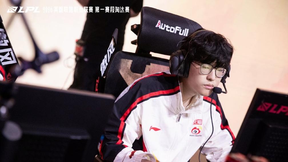 爆冷逆袭！WBG 3-1 淘汰常规赛榜首 AL，Jiejie 狼人奇招制胜