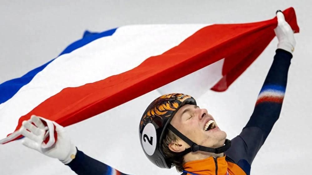一天狂揽两金一银！荷兰速滑队杀疯了，奖牌榜飙升至第九！
