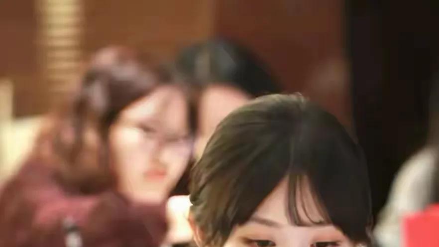 注水剧也敢大夸特夸？《逐玉》庆功宴，田曦薇张凌赫双双被嘲