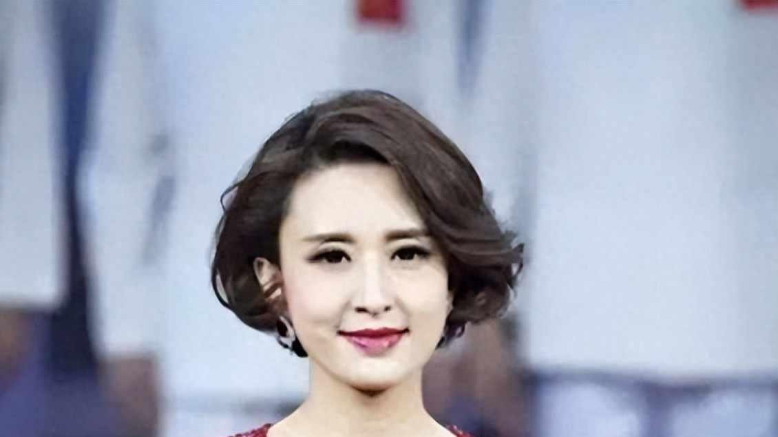 张蕾还在主持，谣言却没停过，她把手机关了又开