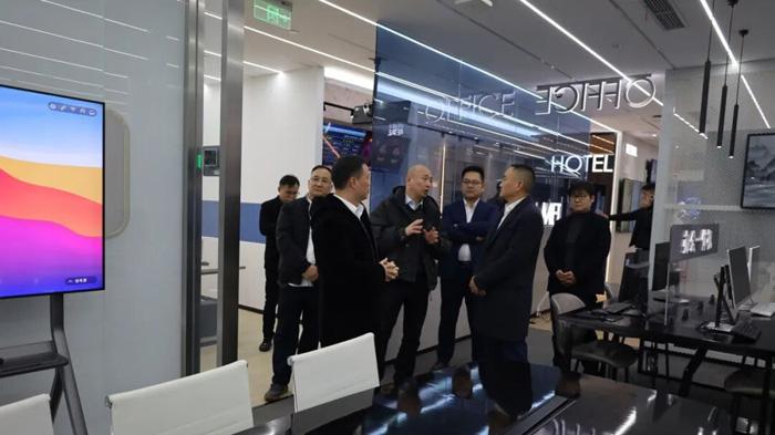 双向赋能 · 价值跃升丨飞利浦商显与新视通正式达成生态战略合作