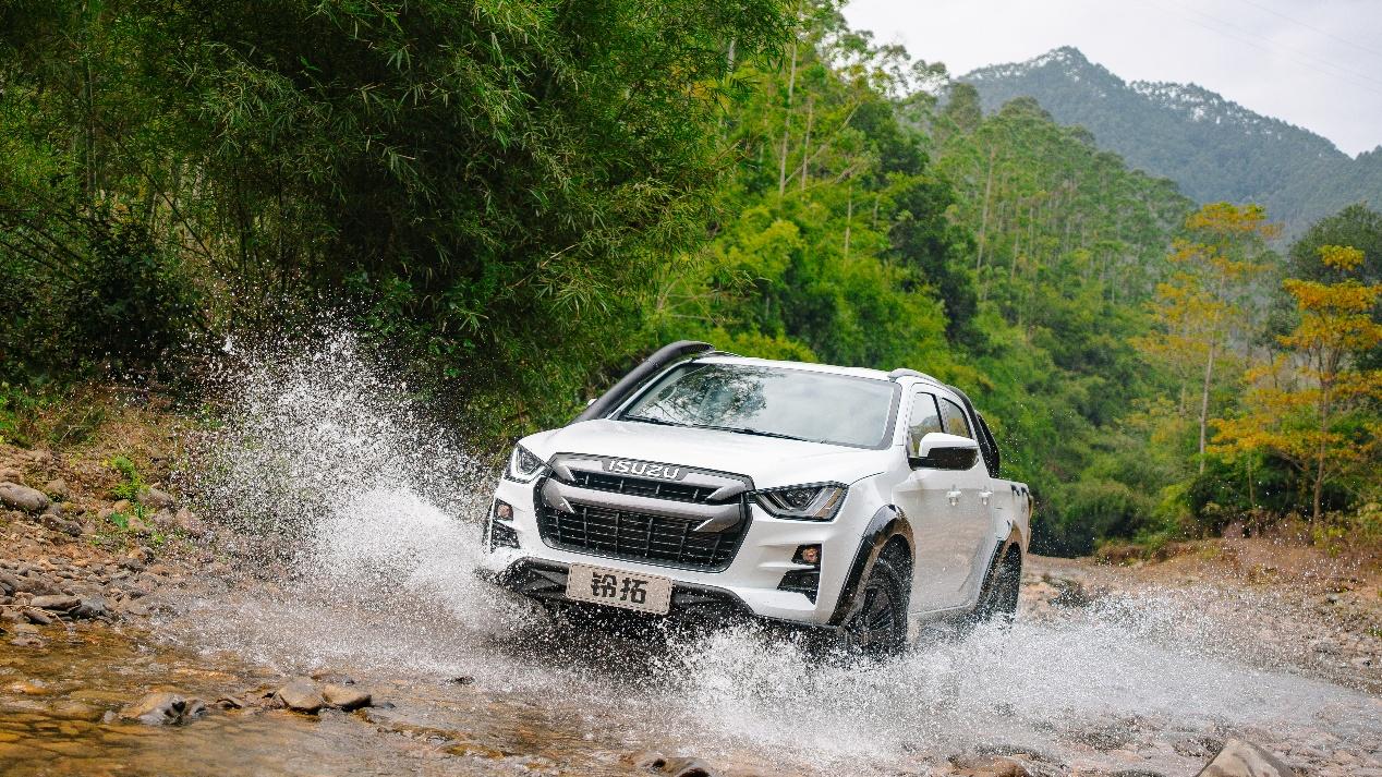 新年购车福利限时派送！铃拓皮卡至高综合优惠18000元