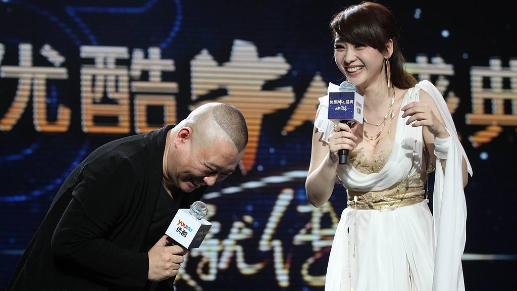 大蒜咖啡杯引发热议，郭德纲错了，艺术当然分高雅和低俗