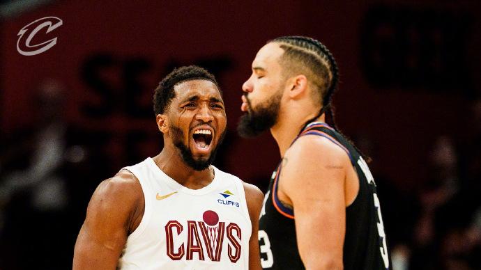 拒绝大逆转，终结太阳4连胜！米切尔轰34分10板7助，布克空砍32分