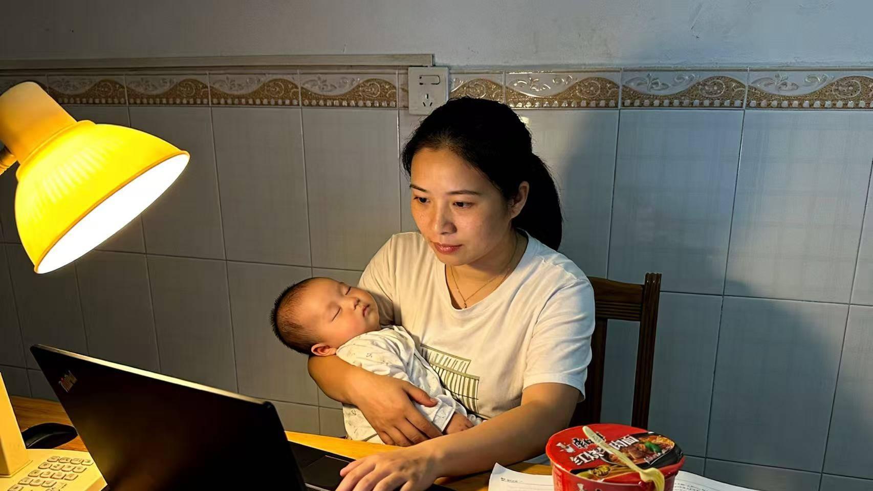 谢娜为爱发声，张杰前女友自曝卖房：而我农村宝妈学到的干货