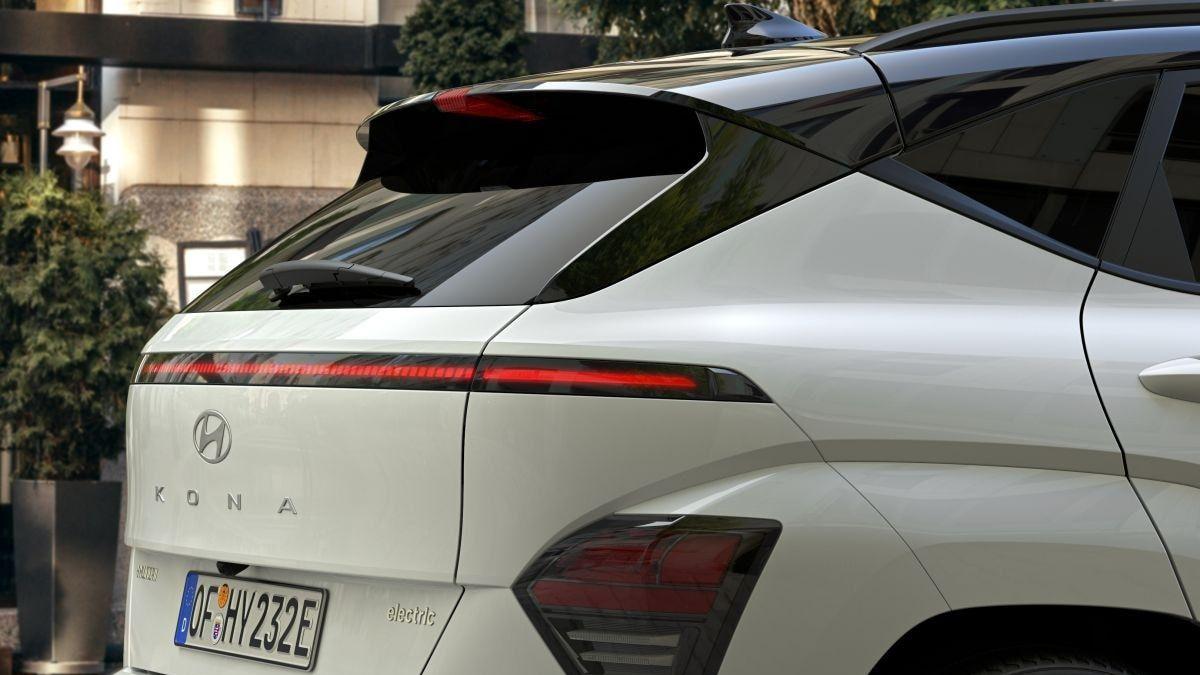 颜值比新势力还突出？双12.3英寸屏+翻毛座椅，现代这车真能成国产对手？