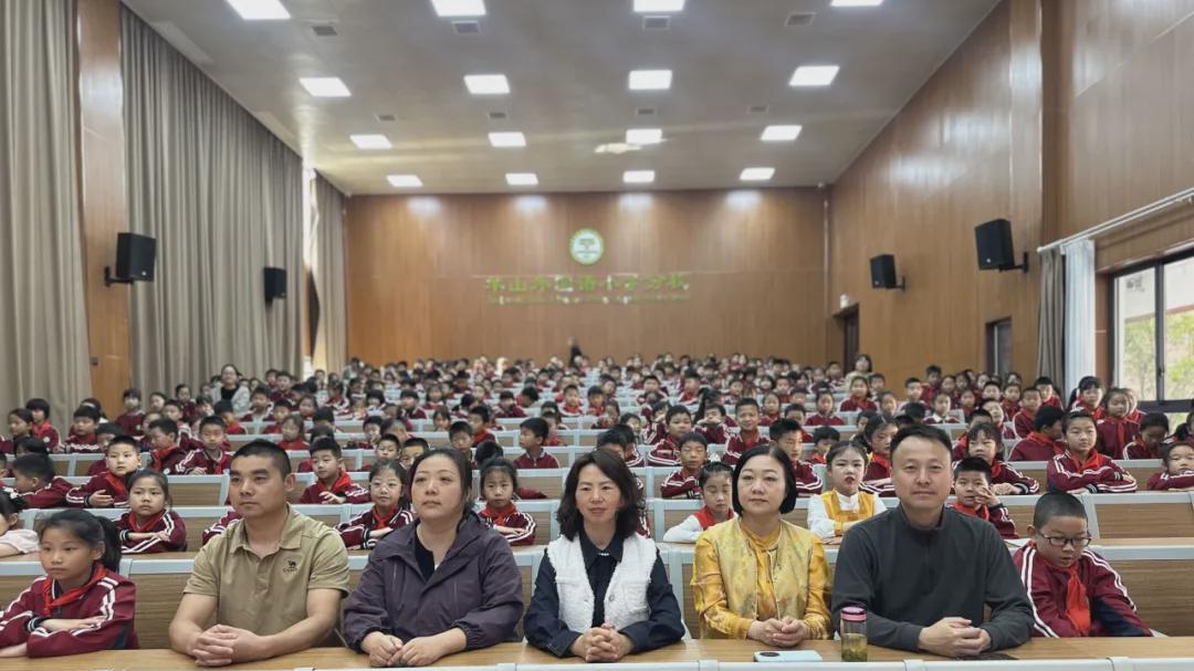 信阳市羊山外国语小学分校首届读书节圆满落幕