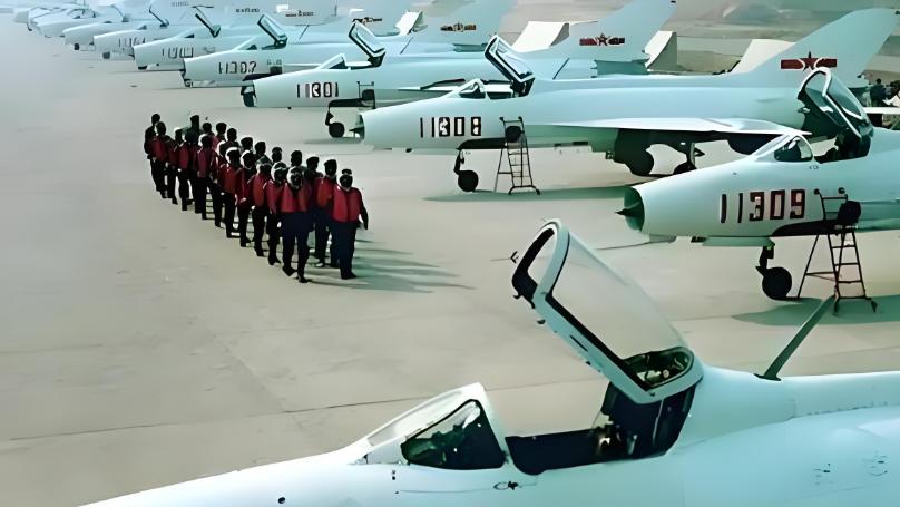 对越反击战，我军曾派出几百架飞机，为何不到1小时就飞回来了？