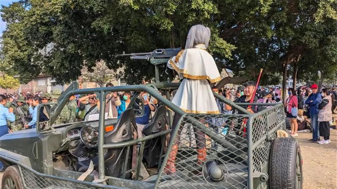 谁能想到有人会去Cos《葬送的芙莉莲》老太嚎啕大哭的场面