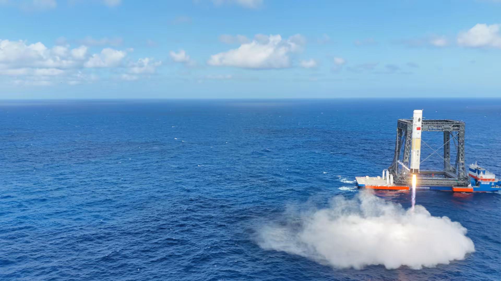 捷报！长征十号完成低空演示验证，梦舟飞船最大逃逸试验成功