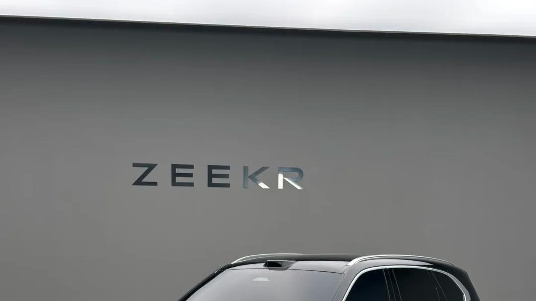 想换车的注意了！极氪8X的配置有点香