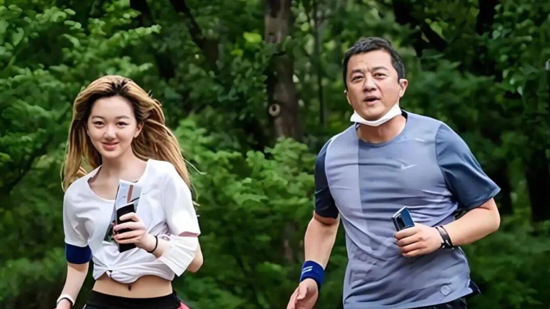 嫣然儿童医院获捐超2000万，从走投无路到全民协助，“好人”李亚鹏拯救“老赖”李亚鹏