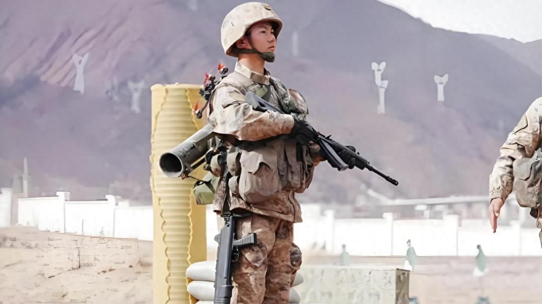 一人四器不是炫技，而是标配？中国陆军的信息化底牌令人震撼