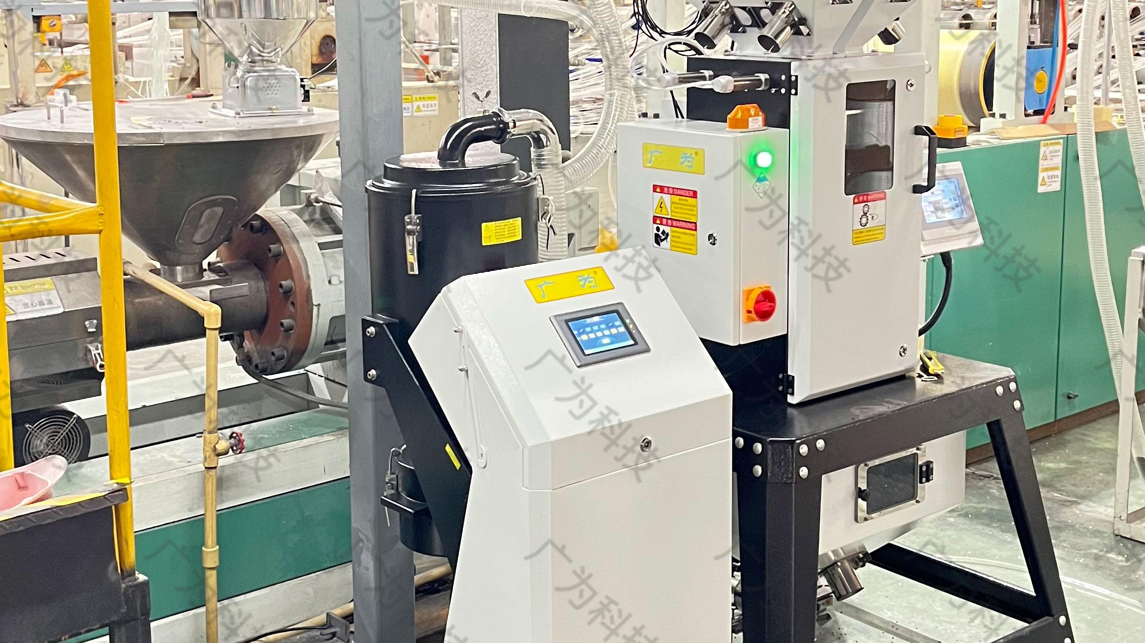 如何根据输送距离选择合适功率的吸料机？