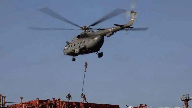 伊朗关闭霍尔木兹海峡部分区域数小时 军事演习宣称控制精度 美伊谈判仍分歧