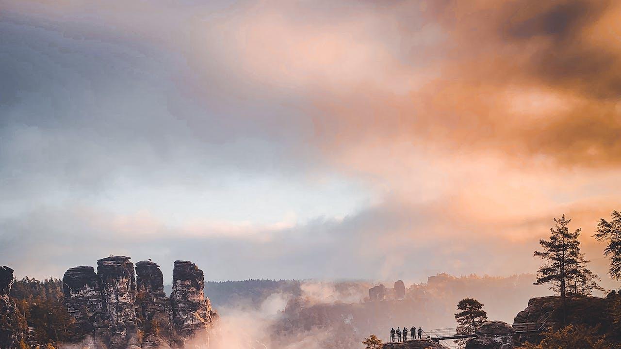 别被法国演懵了！文物归还不是善意，是中国实力硬气逼出来的