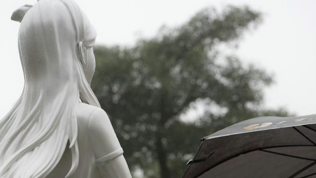 三年陪到最后，全网吵谁更爱她，大S的墓碑上没写孩子名字。