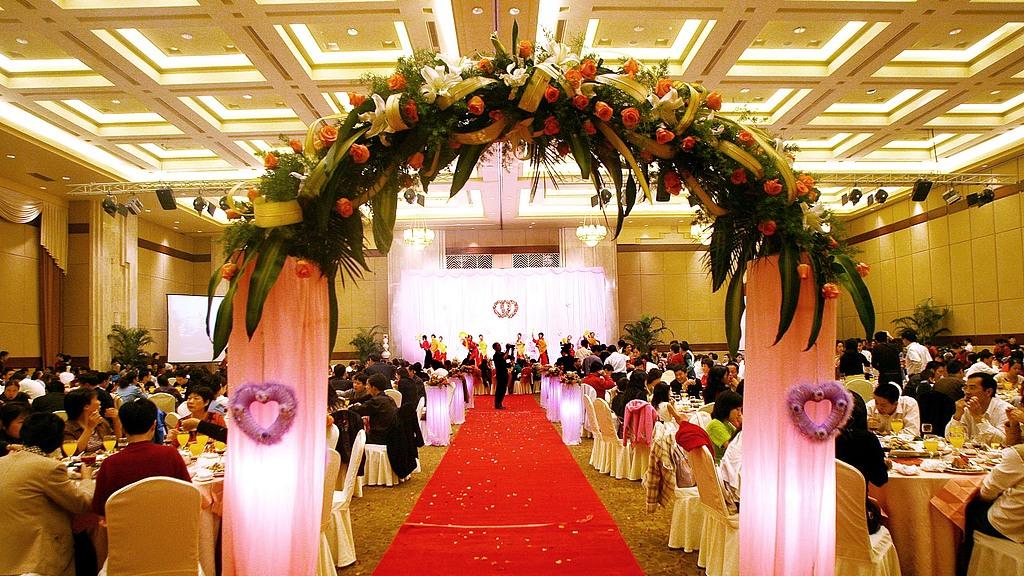 90后小伙详细讲述创业过程，不直播不花一分钱，在县城月入18万