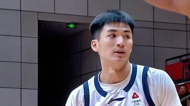 山东8连胜被终结，高诗岩梦游，广东被压哨终结