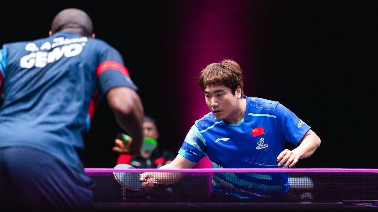 覃予萱和何卓佳止步32强，黄友政对战户上隼辅，梁靖崑对战周启豪