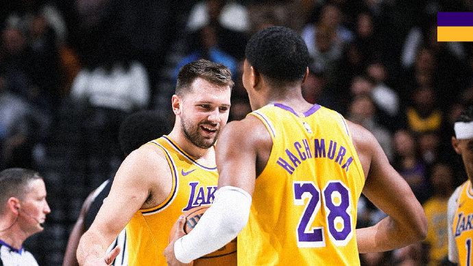 湖人大胜篮网重回第五！老詹25分7助，077仅24+6+5，小里复出15分