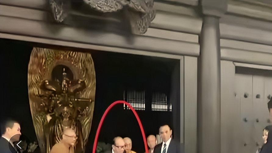 抛售1100亿海外资产！李嘉诚告别“骑墙”，坚定向东