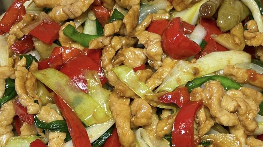 泡椒韭黄炒肉：一盘让米饭瑟瑟发抖的"下饭神器"