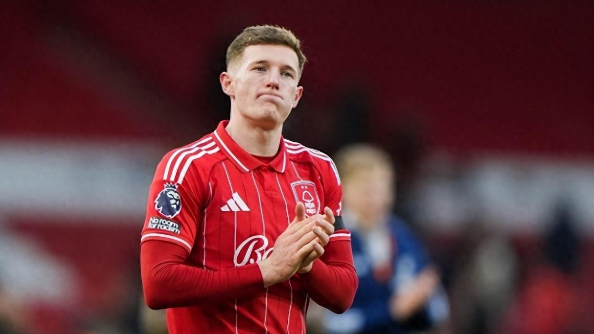 曝切尔西追23岁英格兰中场天才！