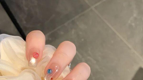 局部多巴胺美甲，低调也能拥有指尖活力