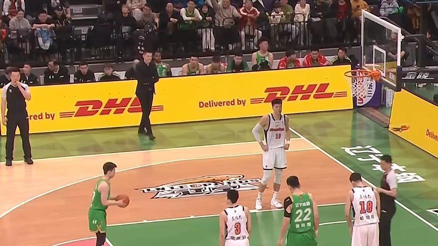 提前投降？杨鸣第三节做出意外调整 辽粤大战已物是人非