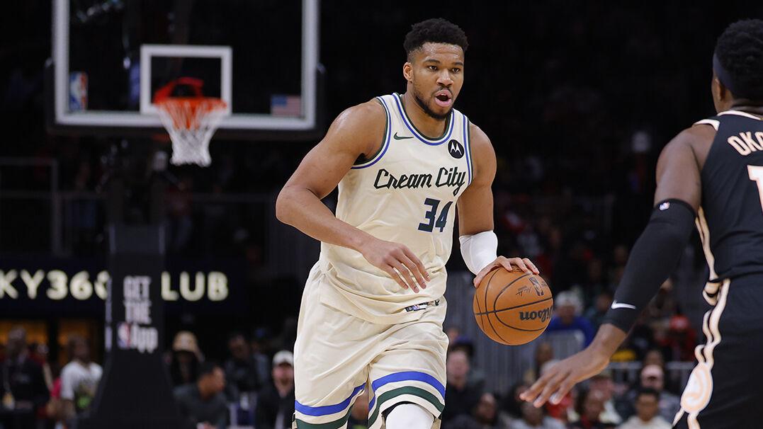 老鹰惨遭4连败，没有吹杨也不行？杰伦空砍28+16+6，沃克32+6+6