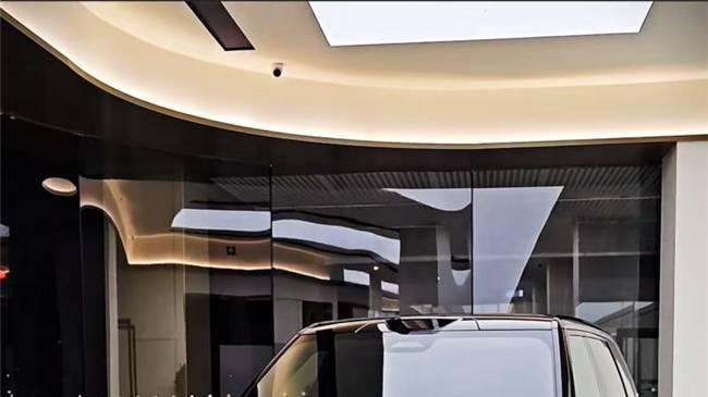 买车听谁的？极氪9X还是问界M9