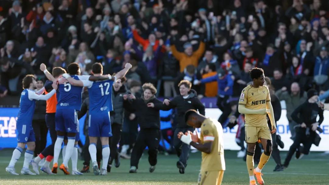 史诗级冷门！117位差距，足总杯卫冕冠军遭业余队淘汰