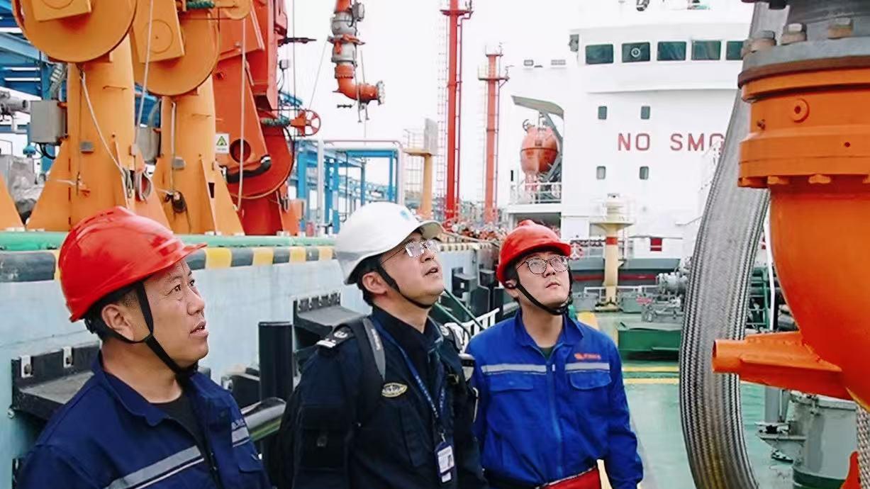 从地沟油到绿色航煤！嘉兴港首次出口生物航煤，减排超2万吨