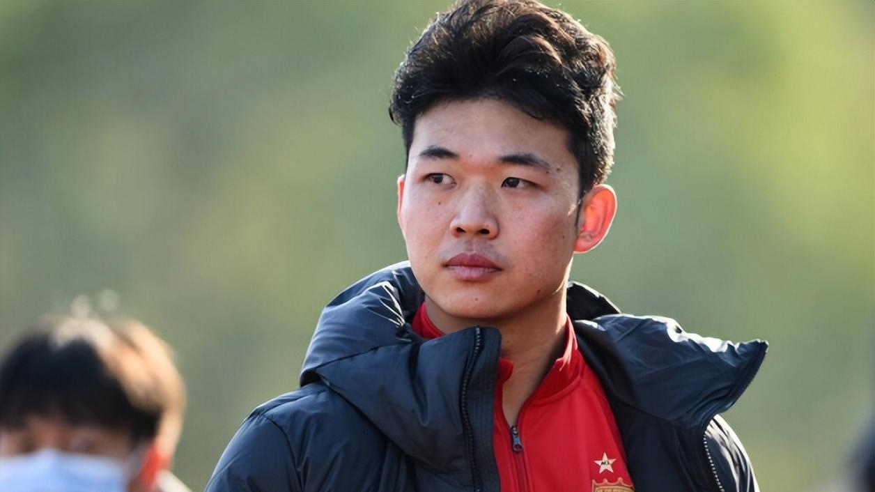 蓉城续约35岁买提江却放弃严鼎皓引关注，主要有3点原因