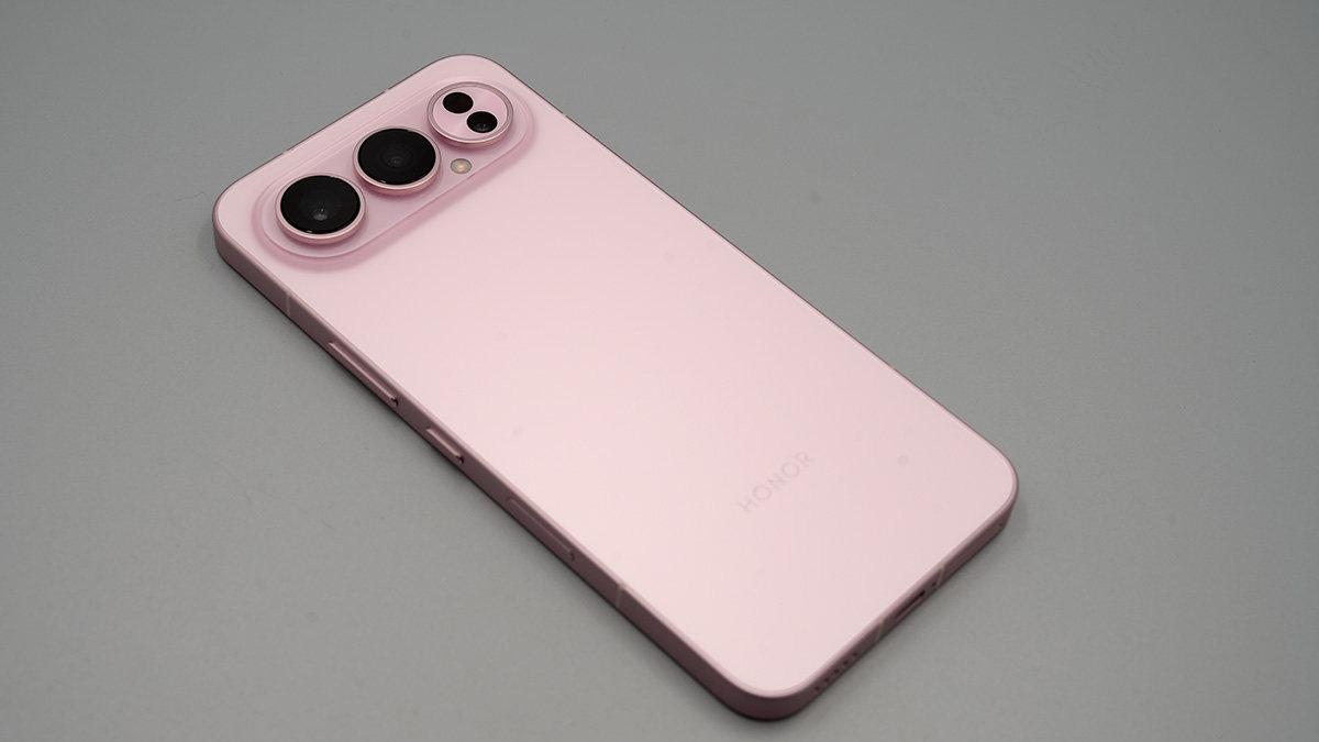 荣耀500上手：一体冷雕+镜头横置，很懂手感