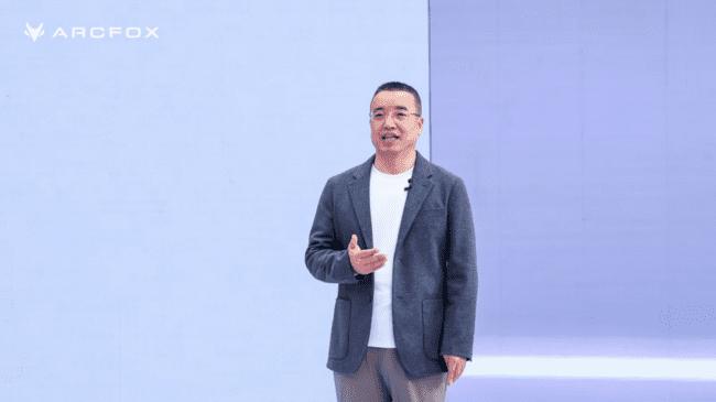 同级唯一麦格纳品质，极狐全新阿尔法S5上市补贴价9.98万起