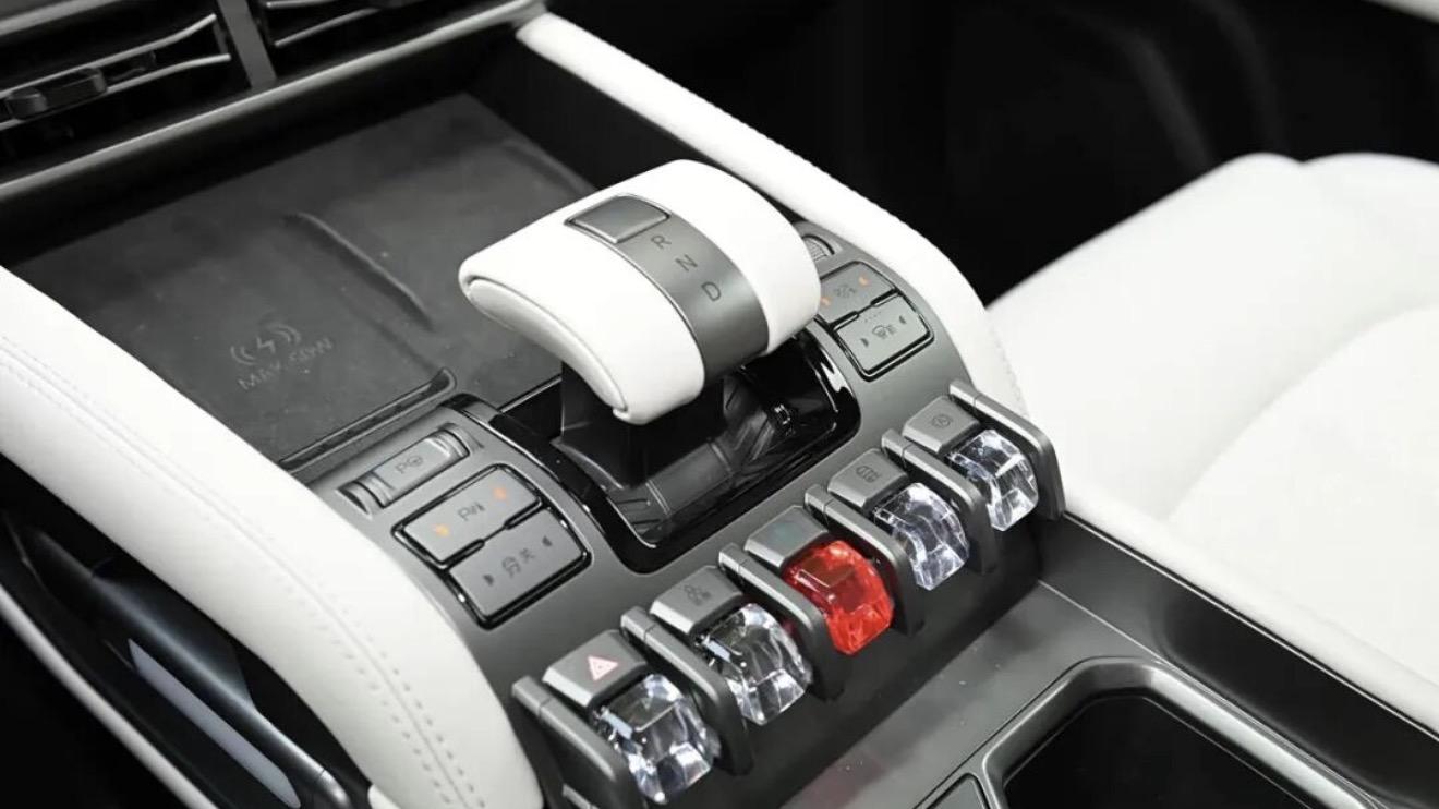 方程豹钛3闪充版：620公里续航，9分钟充满，15.38万起值吗？