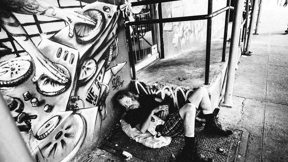 美国并非天堂！美国梦下的斩杀线：当中产跌落只需一张账单