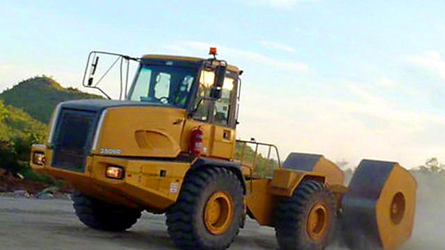 铲车冲击碾冲击碾压路面基层施工控制要点揭秘